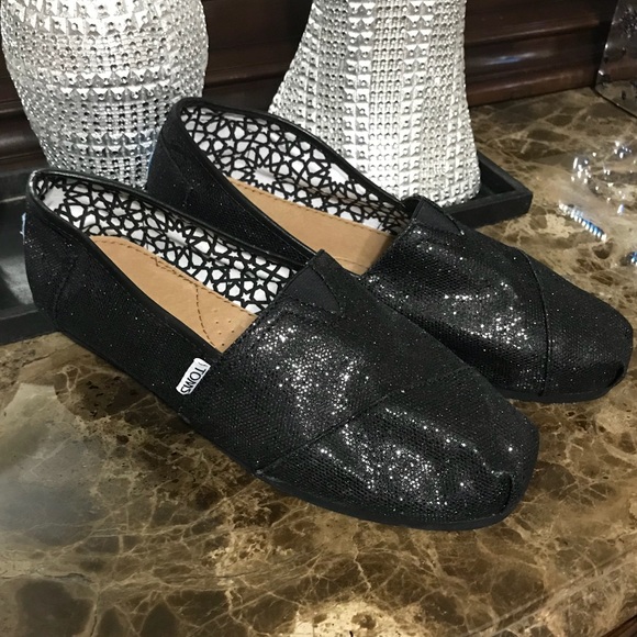 toms black glimmer women's classics